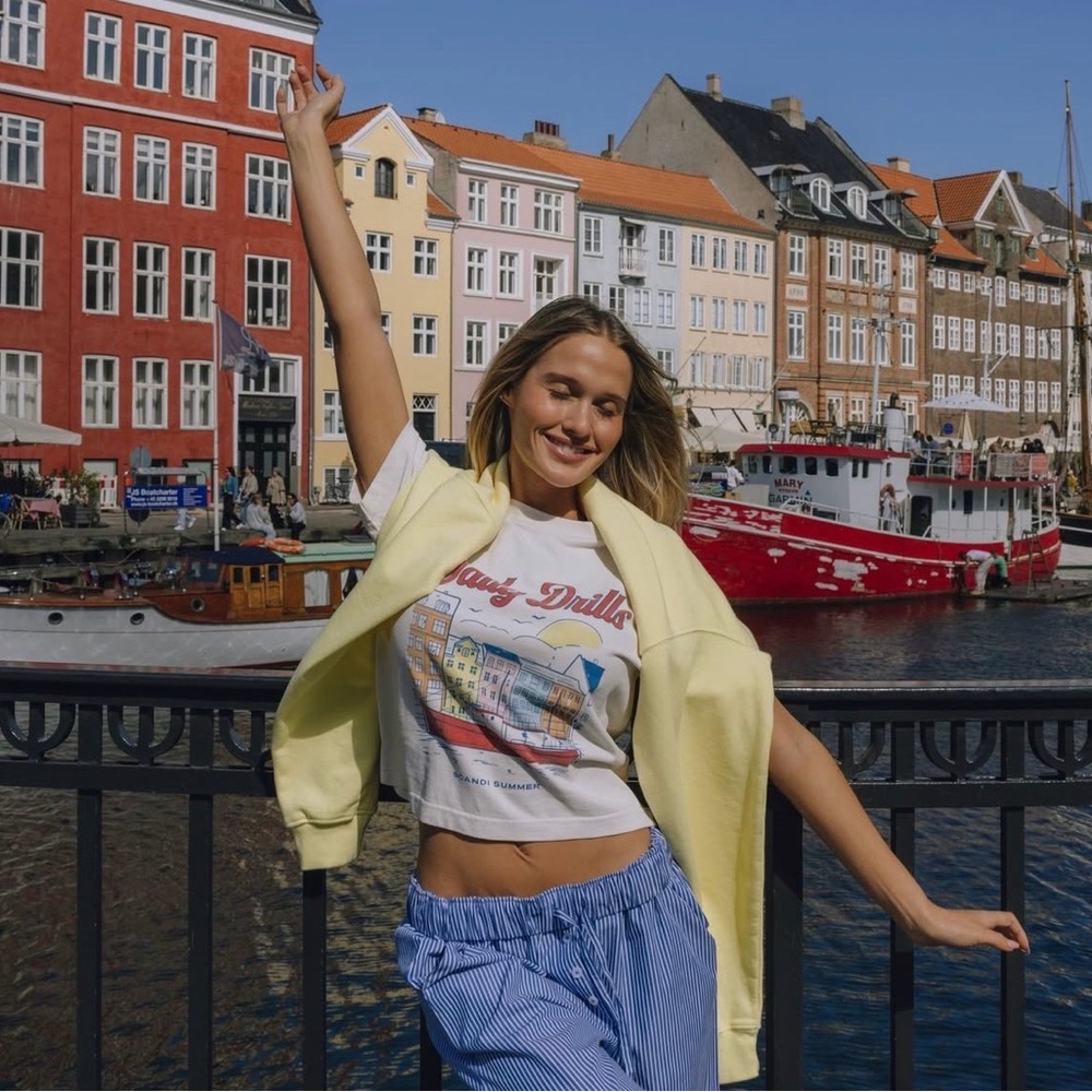 Daily Drills Scandi Summer Copenhagen Graphic Tee in M/L